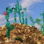 Ромашки из пластиковых бутылок — как украсить ими сад?